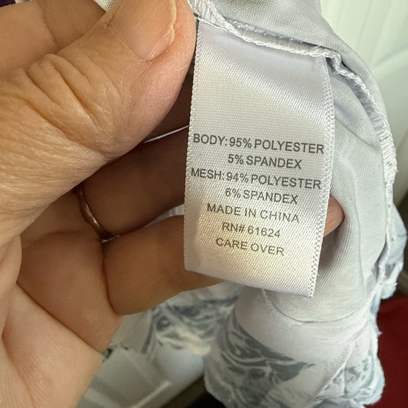 46.  Laura Ashley Blouse Purple Multi Size XL Tunic - Picture 5 of 5